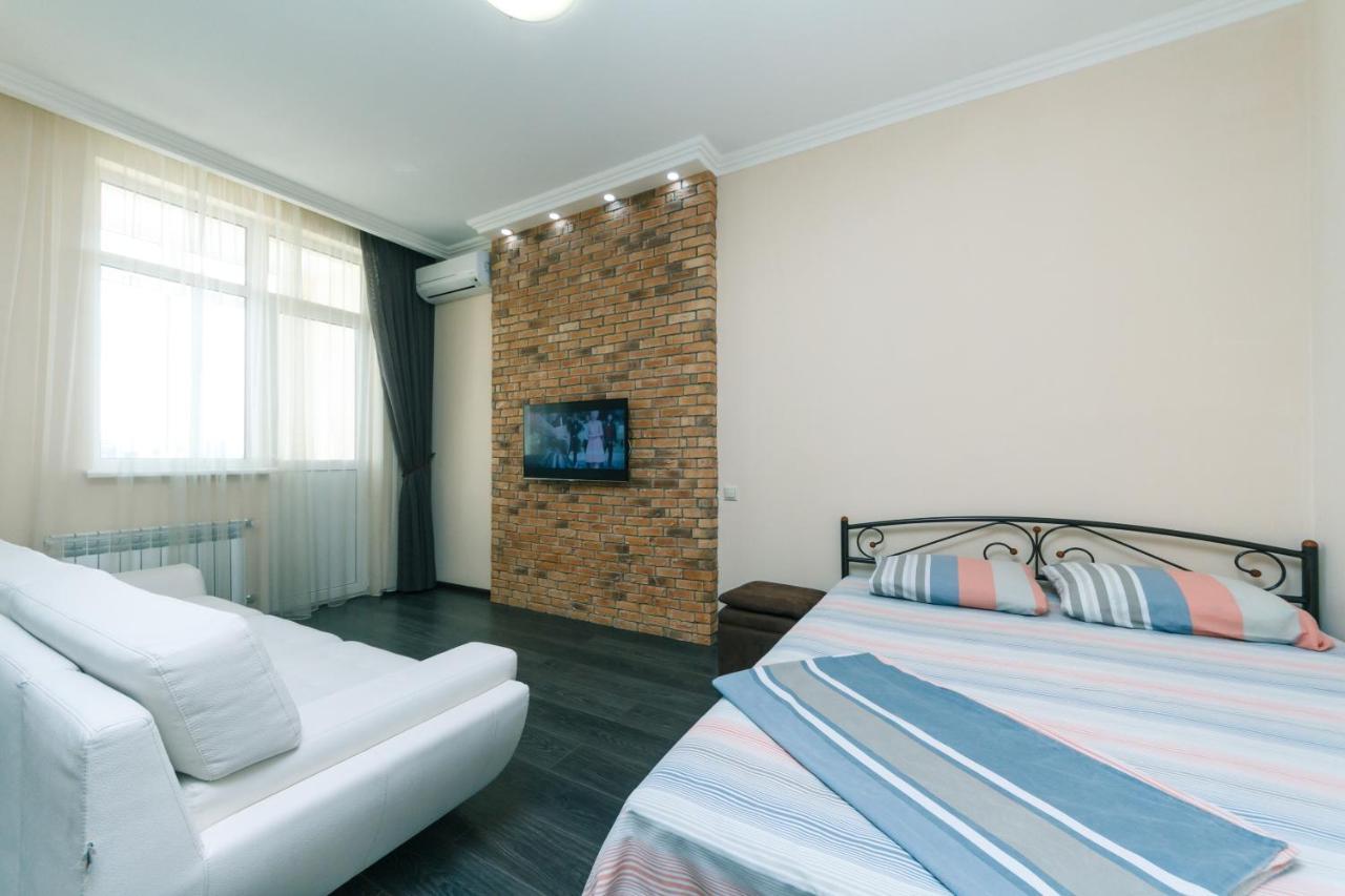Ferienwohnung 1К Люкс На Жилянская 118 Kiew Exterior foto