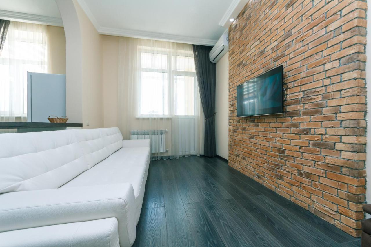 Ferienwohnung 1К Люкс На Жилянская 118 Kiew Exterior foto